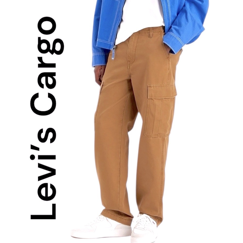Levi’s-36x32 cargo pants. Tan khaki straight leg 6 pockets. 100%cotton. Like new